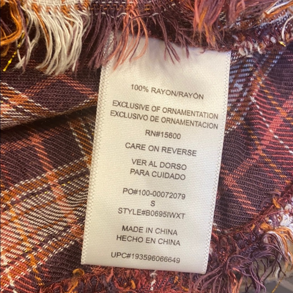 Democracy maroon plaid button up small Guc fit medium - Picture 9 of 16